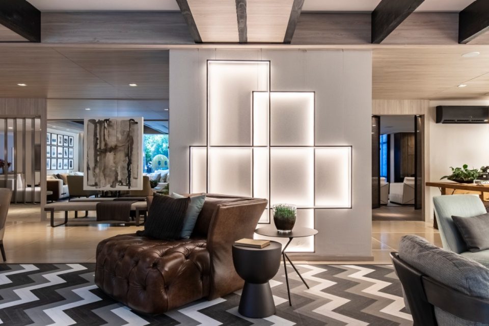 DecoCristal White on UltraClear